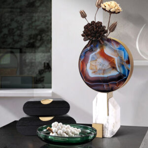 Đá cẩm thạch nghệ thuật kết hợp bình cắm hoa