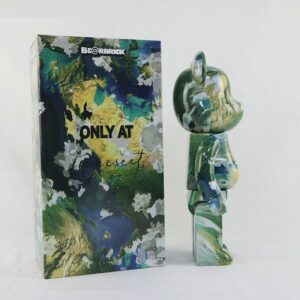 Gấu bearbrick 400% địa cầu